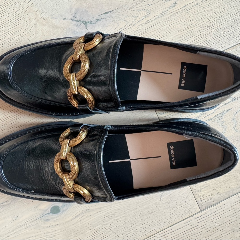 Black Leather Loafers with Gold Chain by Dolce Vita Mokkassins